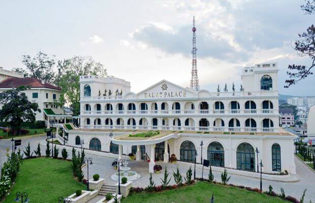 Top 8 khách sạn Đà Lạt gần chợ - Dalat Palace Heritage Hotel