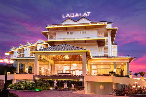 Khách sạn Đà Lạt có hồ bơi Ladalat Đà Lạt