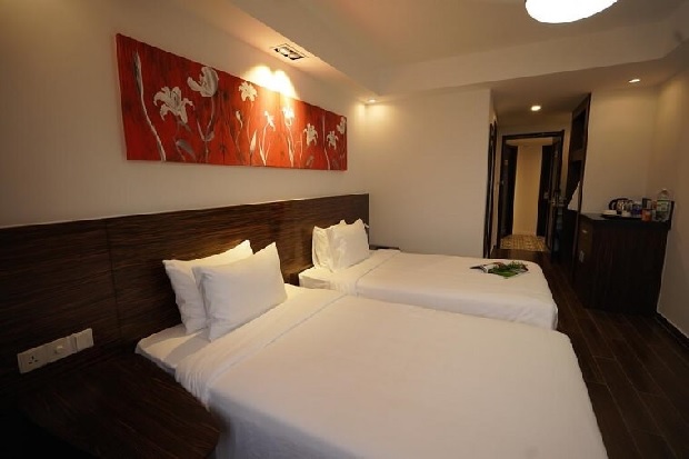 Phòng Deluxe double có 2 giường đơn Khách sạn Phú Hòa Đà Lạt tại 
