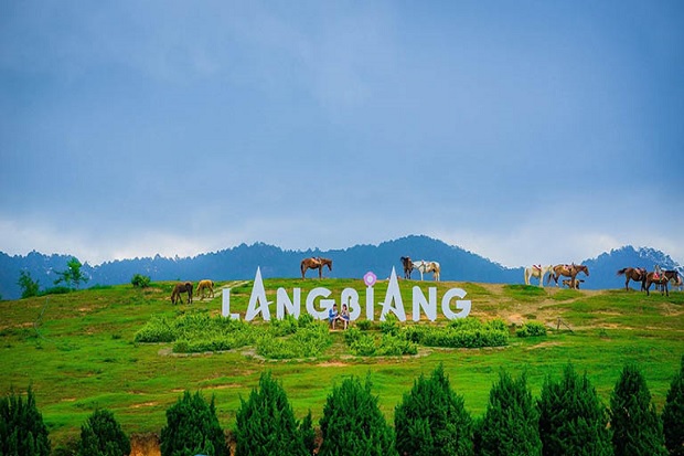 Địa điểm du lịch Đà Lạt núi Lang Biang 