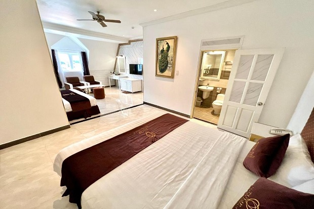 Luxury Quadruple Room tại khách sạn Tulip City View Đà Lạt 